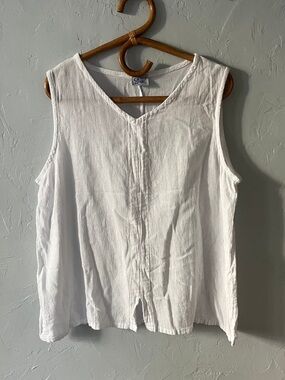 Oh My Gauze! White Cotton Sleeveless Lightweight Tank Top V Neck Beachy Casual